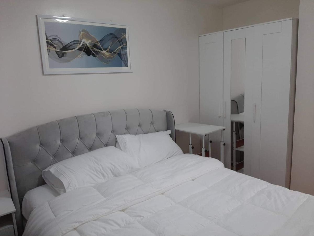 Lovely 2 Bedroom Condo With Free Secured Parking 마닐라 외부 사진