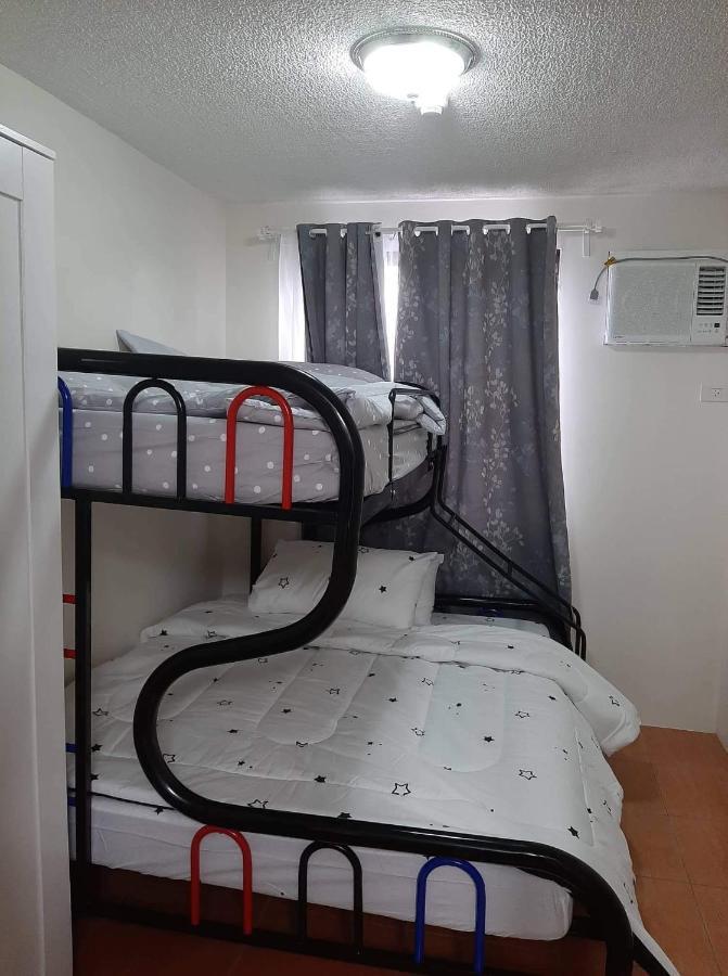 Lovely 2 Bedroom Condo With Free Secured Parking 마닐라 외부 사진