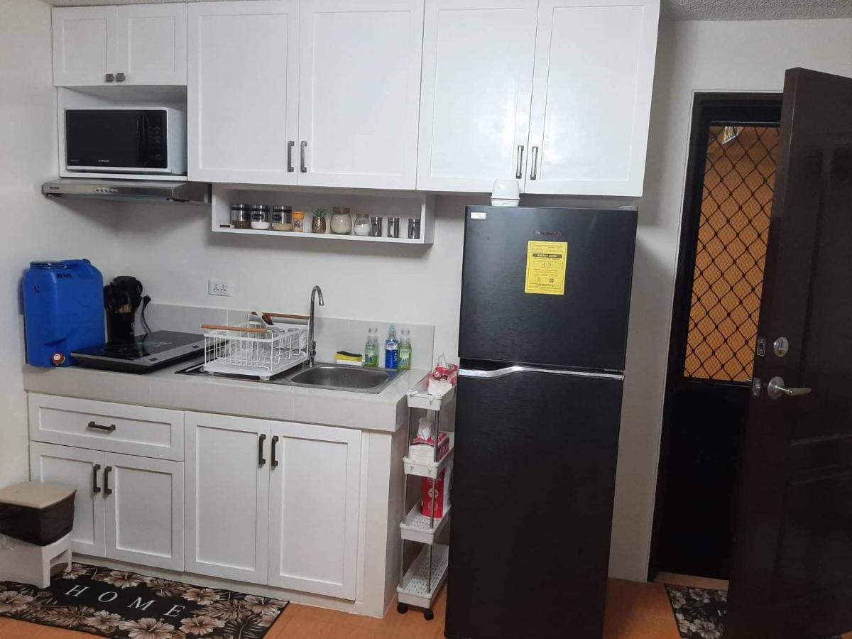 Lovely 2 Bedroom Condo With Free Secured Parking 마닐라 외부 사진